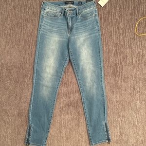 Lucky Brand Lolita Skinny Mid Rise Curvy Fit with Ankle Zippers Jeans
